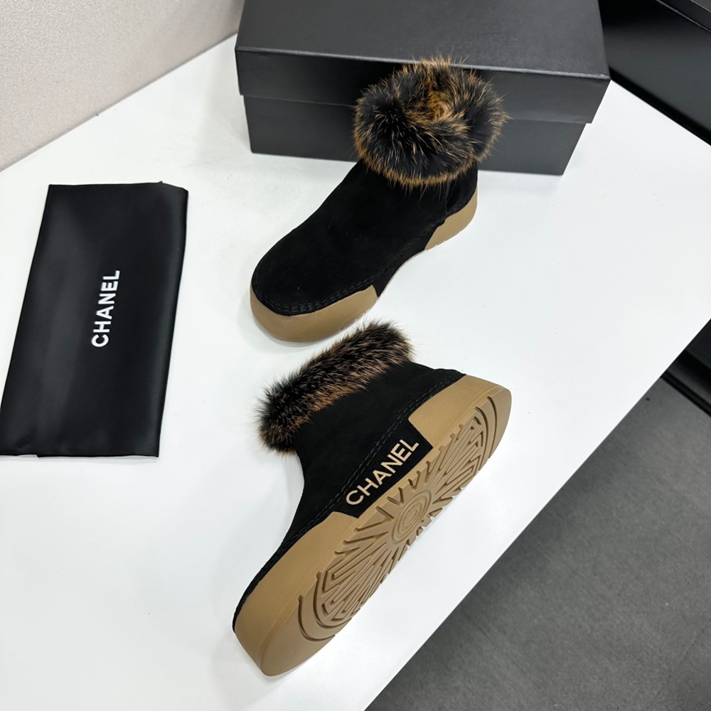 CHANEL Fur Trim Snow Boots Logo Rubber Sole Ankle Boots - Picture 7 of 9